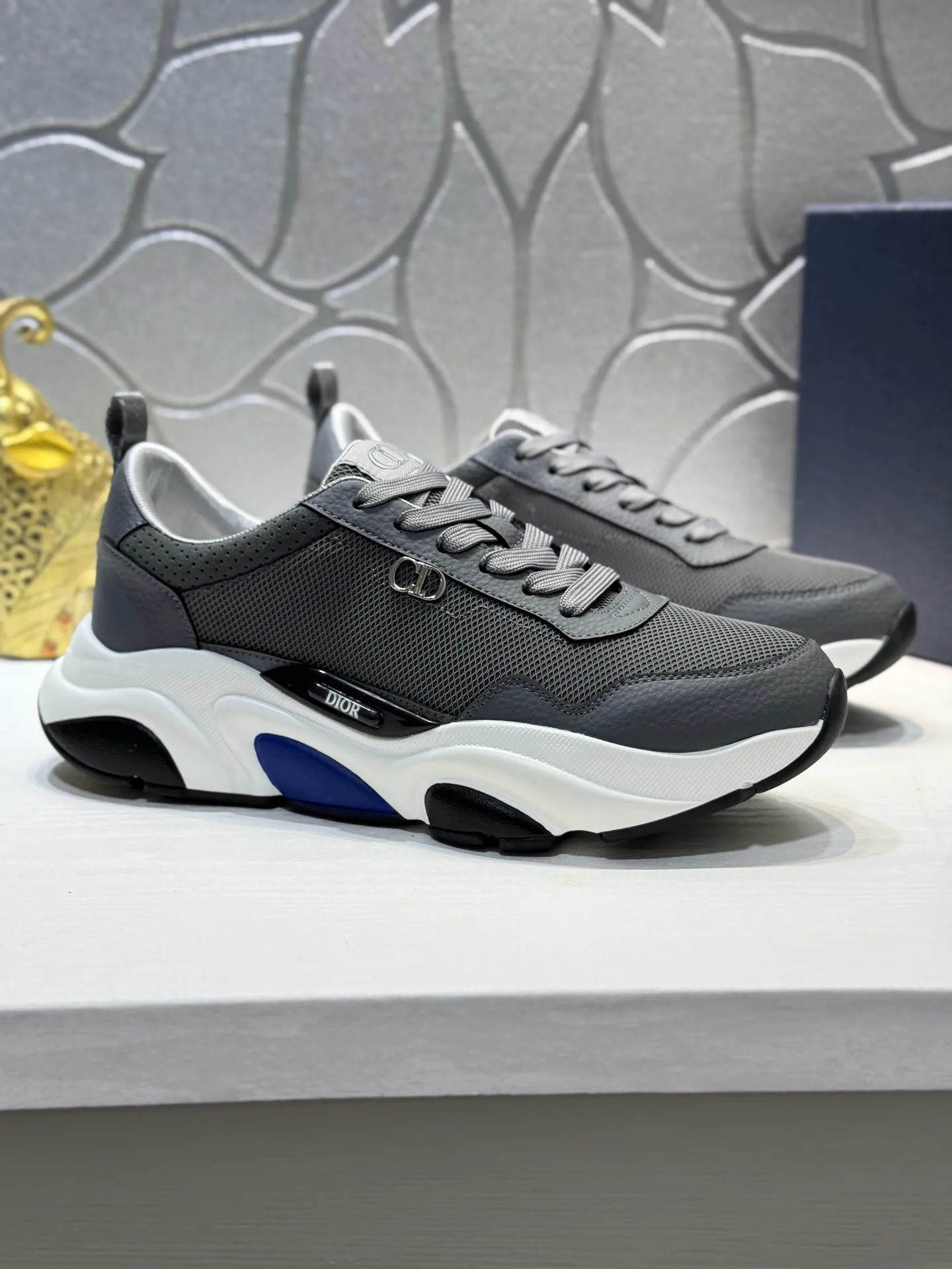 Men's shoes 💰440【New style】🪳🪳(Dior) popular model【New style】⚠⚠️Top purchasing agent🔍🔍Men's HK counters are on sale simultaneously. Sole: The original sole is specially provided by the original factory. The exclusive movable molded sole is super comfortable. The original factory follows the order. 🔍🔍The high-quality multi-color splicing design is exquisite and unique, and the cowhide stitching mesh lining💪Details determine the quality. We only make shoes with care. You can enter and exit the counter at will. Welcome to compare🇮🇹Size: 38-44 (45 customized